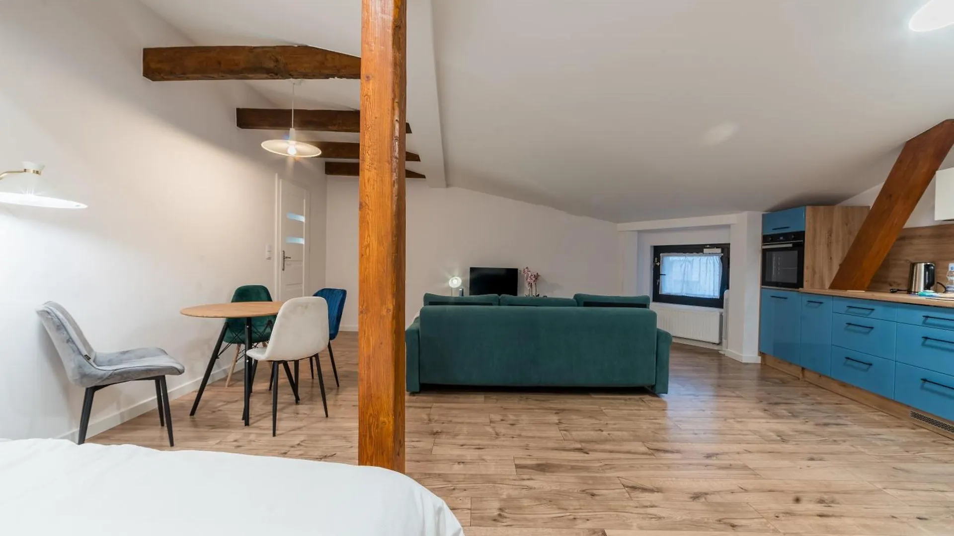 شقة Old Town Stylish Studio بوزنان