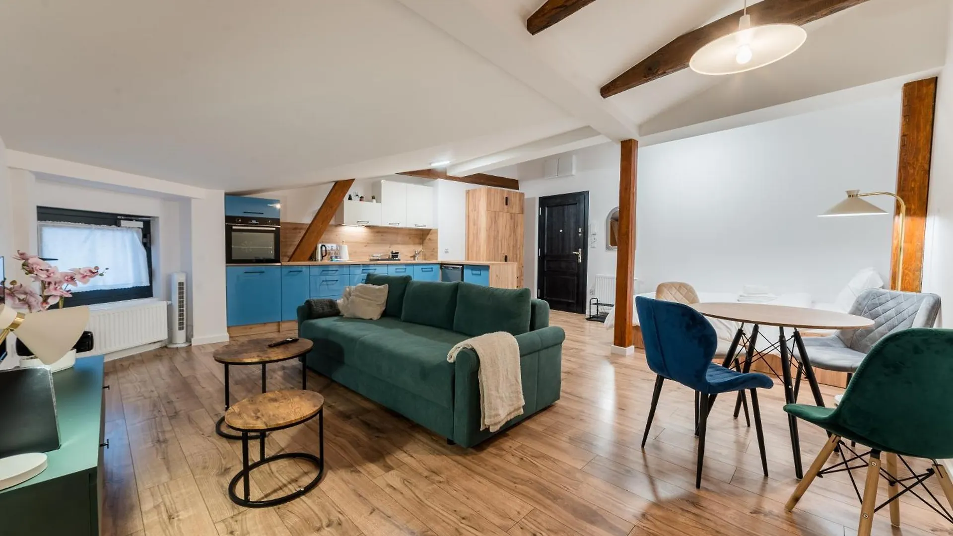 Old Town Stylish Studio بوزنان